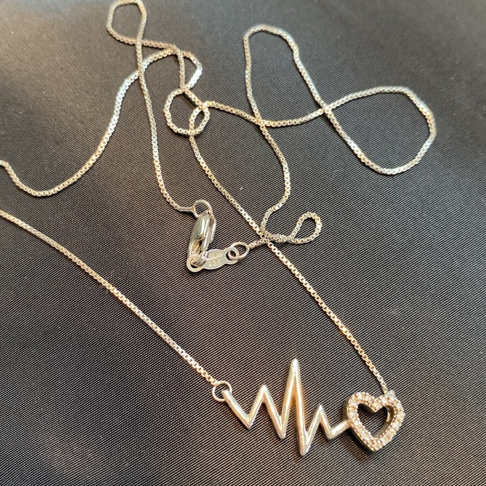 💝Diamond Heartbeat & Heart Outline Necklace